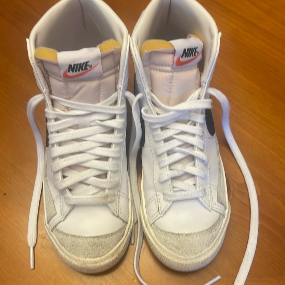 Nike High Top Blazer size 6